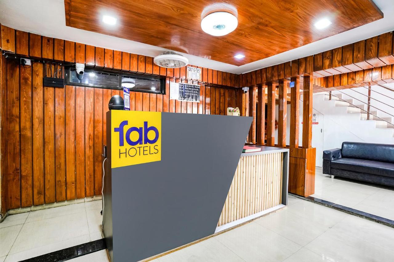 Fabhotel Vrundavan, Athwa Bhatha Kültér fotó
