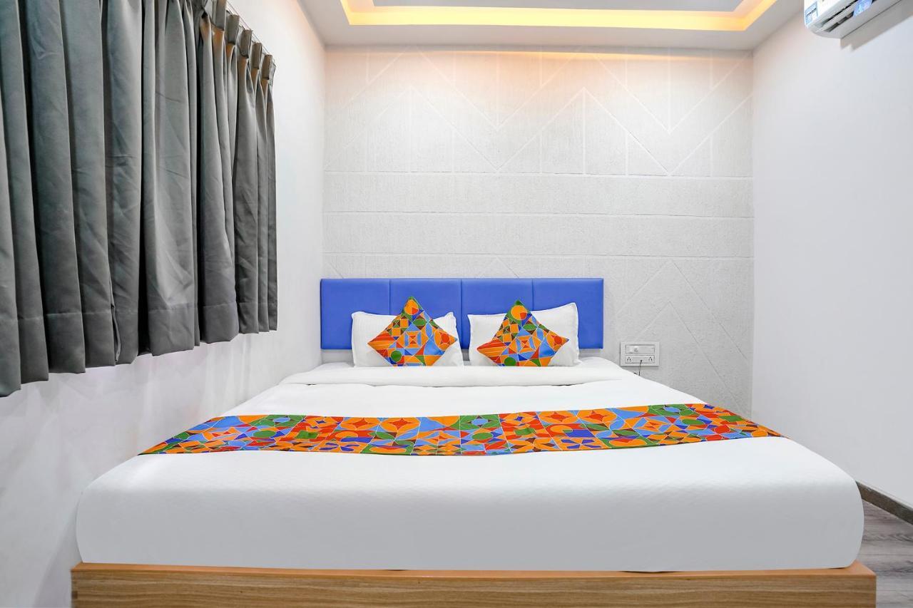 Fabhotel Vrundavan, Athwa Bhatha Kültér fotó
