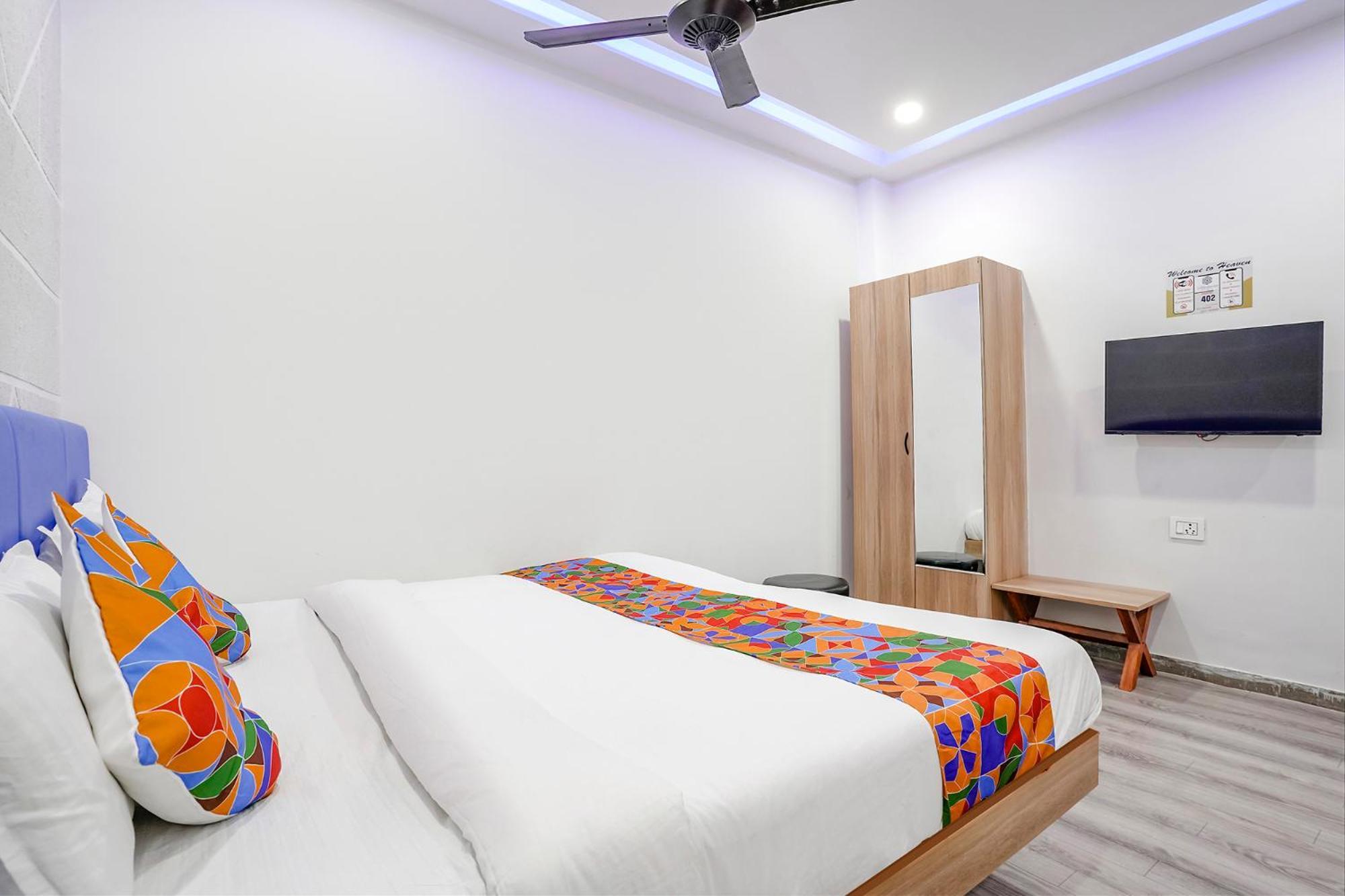 Fabhotel Vrundavan, Athwa Bhatha Kültér fotó
