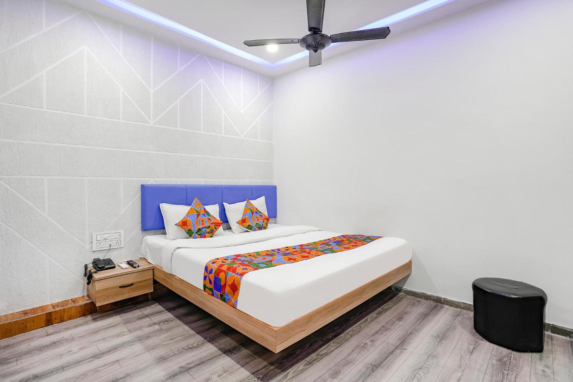 Fabhotel Vrundavan, Athwa Bhatha Kültér fotó