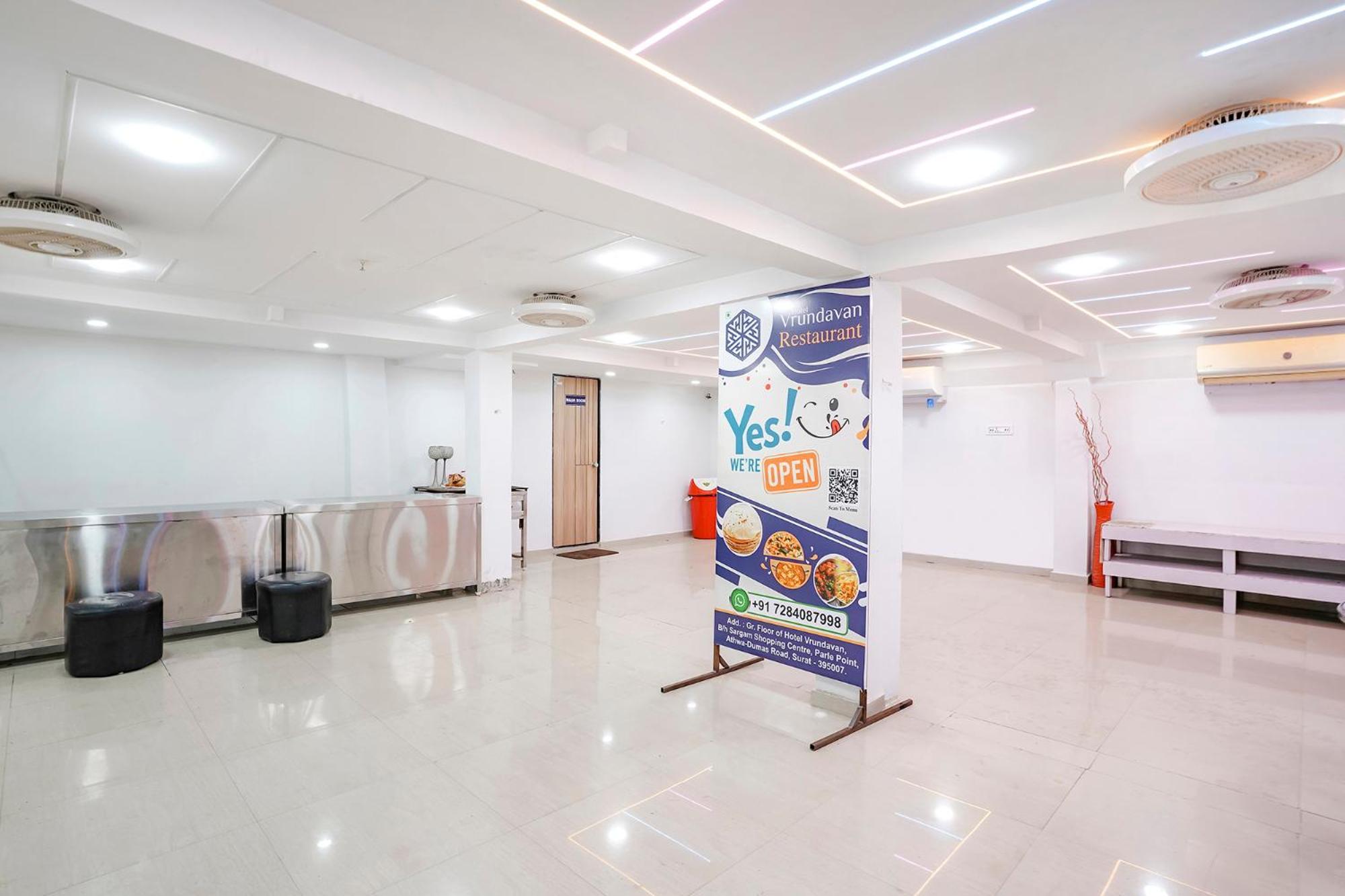 Fabhotel Vrundavan, Athwa Bhatha Kültér fotó